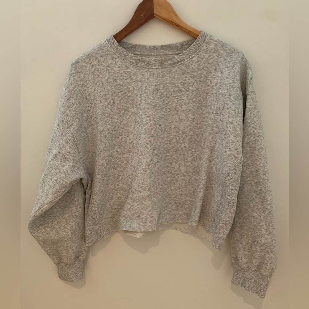 TNA cropped Heather grey crewneck. Size 1 (XS-S).